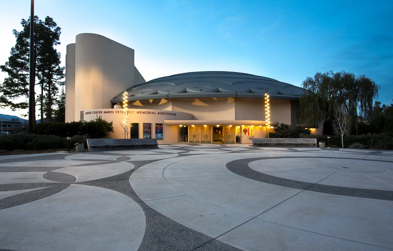 Veterans' Memorial Auditorium exterior entrance
