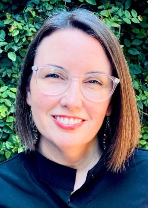 Headshot of Tracy Bays-Boothe.
