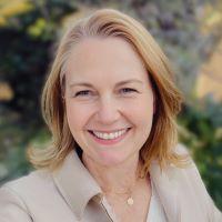Linn Walsh Headshot